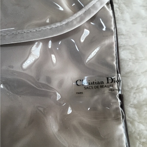 Christian Dior, a honeycomb hanging bathroom organiser - Picture 8 of 11